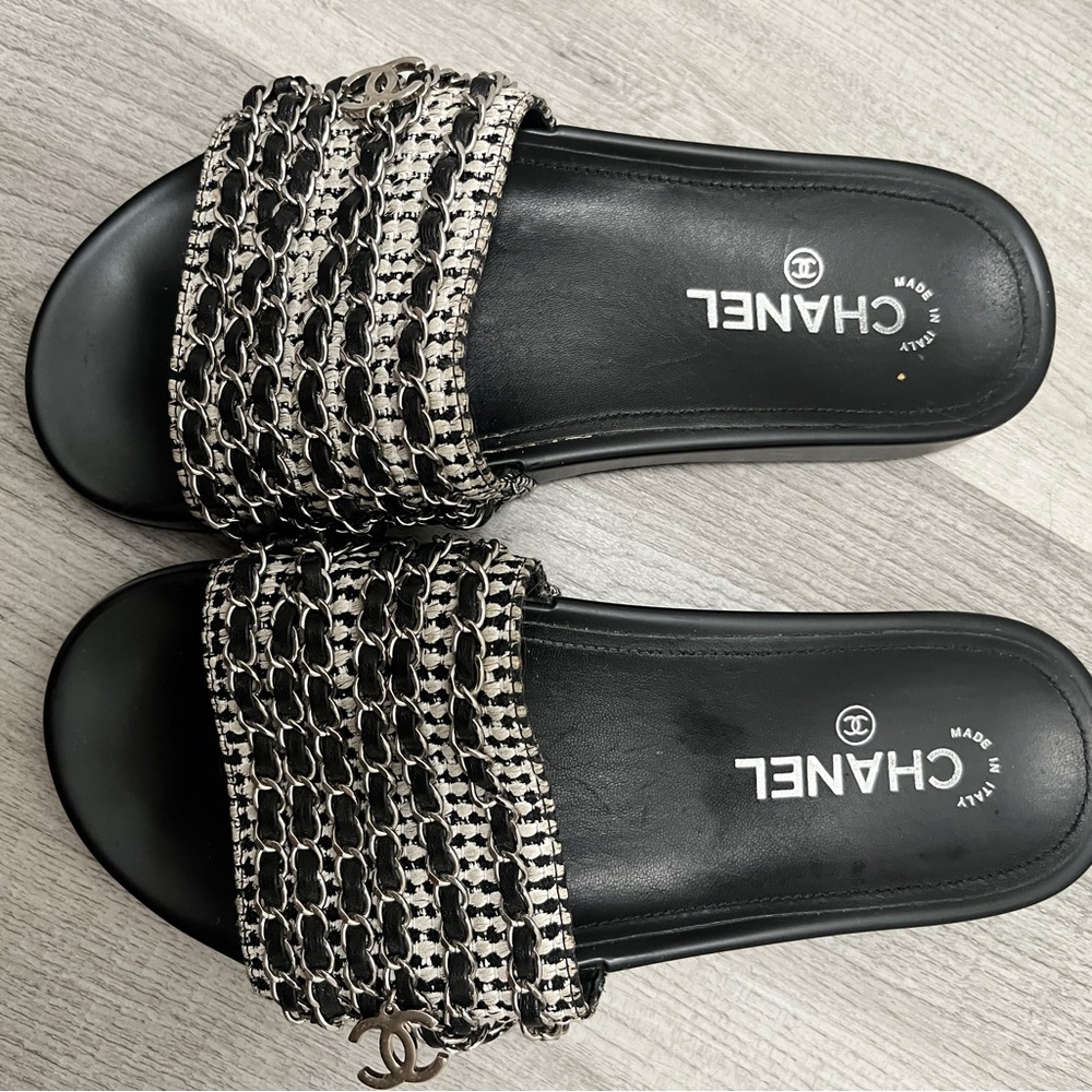 Chanel Black and White Women's Slide Sandals Tweed/Rubber/Leather 38
